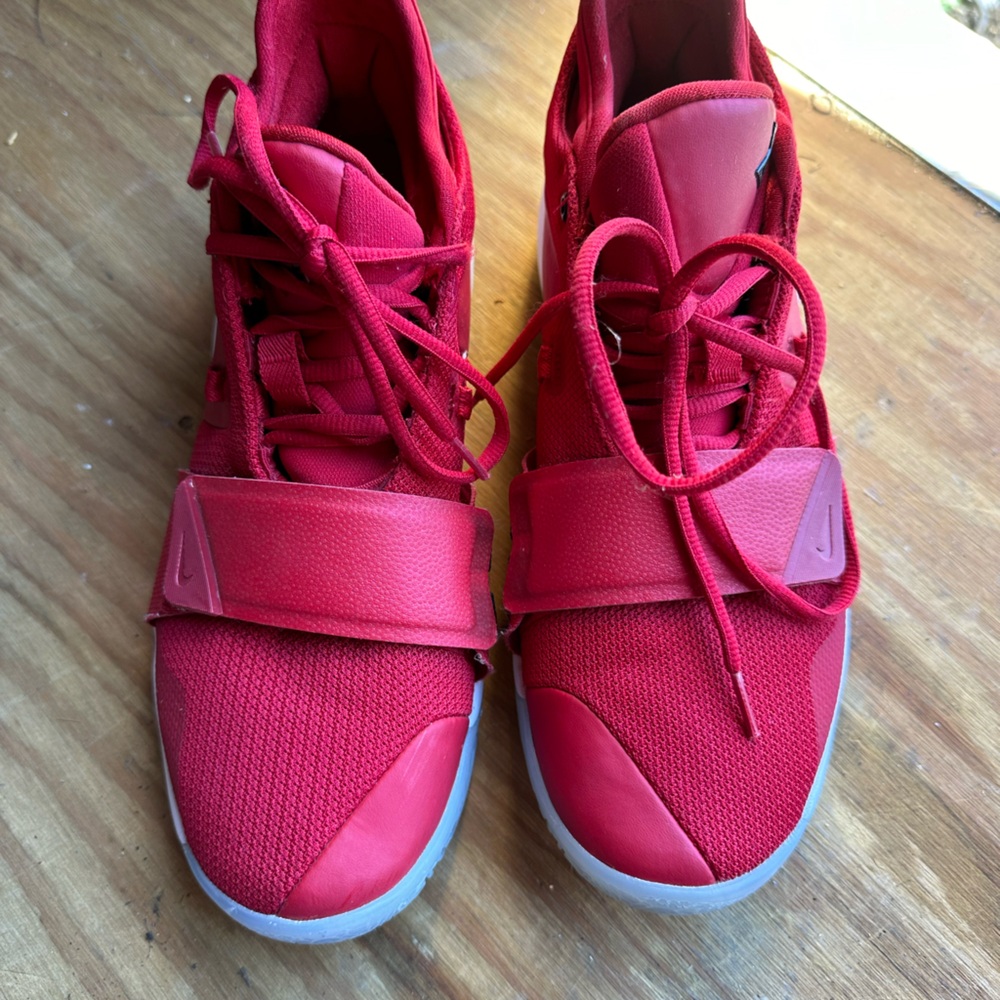 Mens Nike PG 2.5. Fresno St Athletic Shoes(Sneakers) Size 10. Maybe worn once.